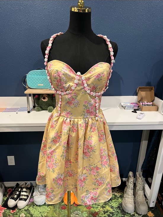 Sugar Thrillz Dresses & Skirts - NWOT Sugar Thrillz Yellow Floral Mini Dress with Rosettes  Trim